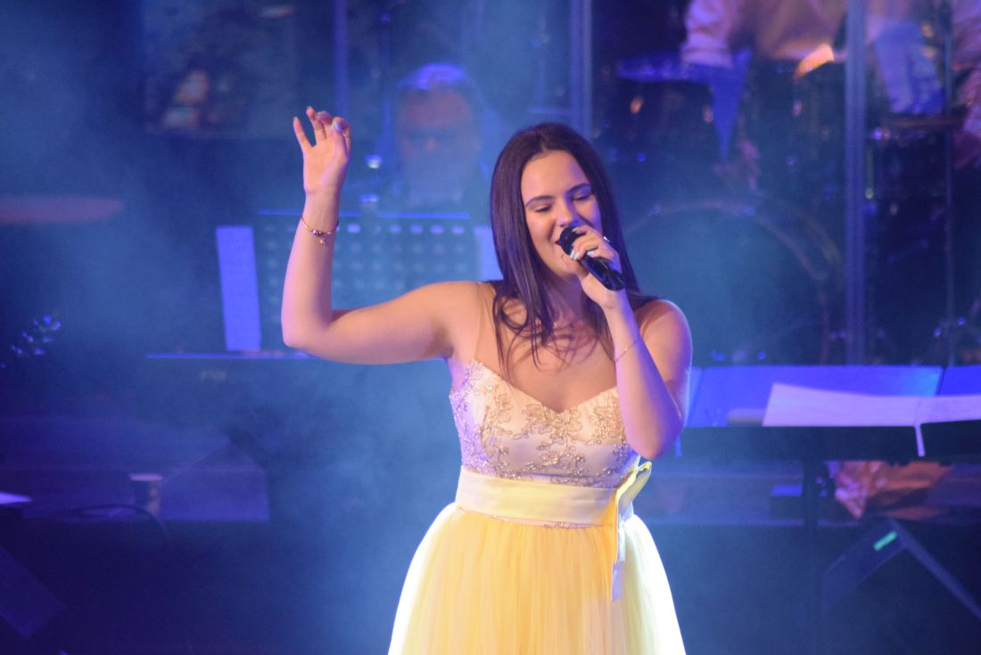 DSC_0610 Premiul Tinere Talente la Festiv. Flori de Mai 2019 - Denisa Pirvu.1100 (foto by Bogdan Dragomir)