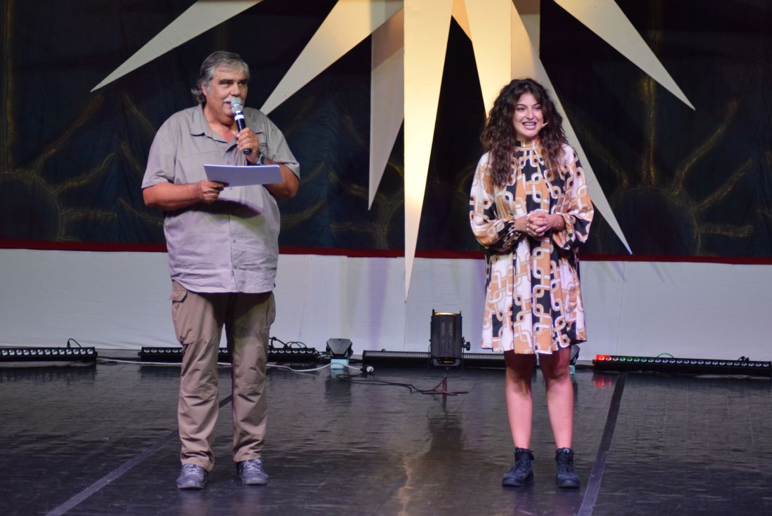 DSC_0909.Oana Mihaela Cercel (actrita si prezentatoarea festival.) si Liviu Manolache (actor, regizor si Director general al festiv. Mamaia Copiilor 2019).1100 (foto by Bogdan Dragomir)