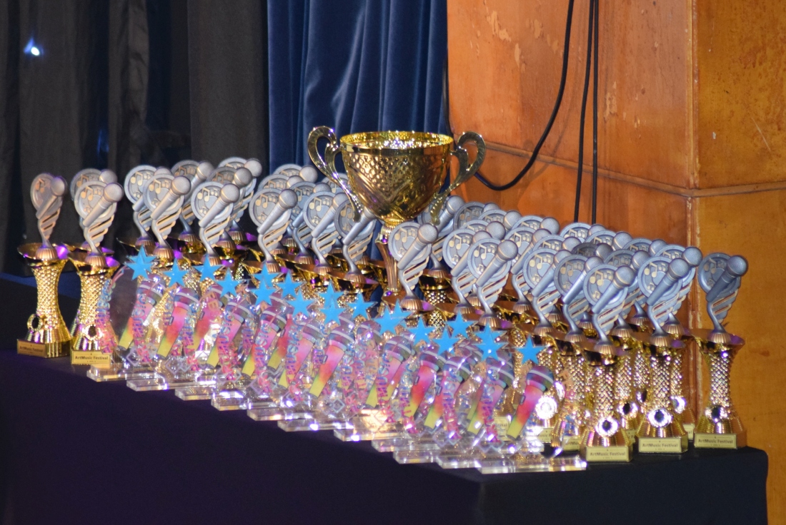 Premii si trofee Art Music Fest.ed.6.2026.1100.1 (foto B.Dragomir)